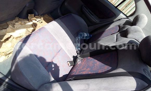 Acheter Occasion Voiture Toyota Avensis Rouge à Yaoundé, Central Cameroon Acheter Occasion Voiture Toyota Avensis Rouge à Yaoundé, Central Cameroon