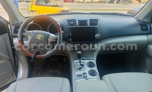 Buy Import Toyota Highlander Silver Car in Douala in Littoral Cameroon Buy Import Toyota Highlander Silver Car in Douala in Littoral Cameroon