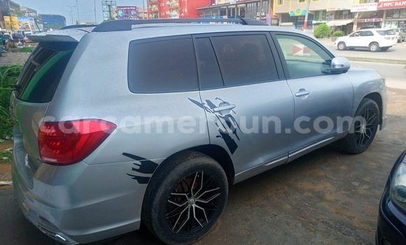 Buy Import Toyota Highlander Silver Car in Douala in Littoral Cameroon Buy Import Toyota Highlander Silver Car in Douala in Littoral Cameroon