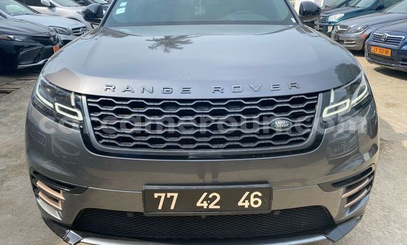 Sayi Imported Land Rover Range Rover Velar Azurfa Mota in Douala a Ƙasar Kamaru