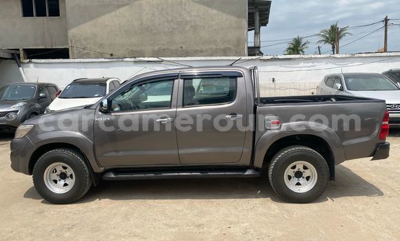 Sayi Na hannu Toyota Hiluxe VIGO Azurfa Mota in Douala a Ƙasar Kamaru Sayi Na hannu Toyota Hiluxe VIGO Azurfa Mota in Douala a Ƙasar Kamaru