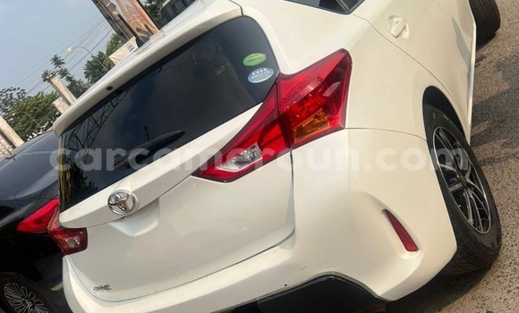 Acheter Occasion Voiture Toyota Auris Blanc à Douala, Littoral Cameroon Acheter Occasion Voiture Toyota Auris Blanc à Douala, Littoral Cameroon
