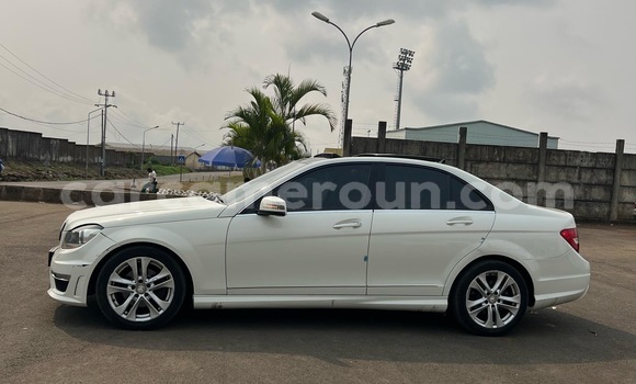Acheter Import Voiture Mercedes‒Benz C–Class Blanc à Buea, Southwest Cameroon Acheter Import Voiture Mercedes‒Benz C–Class Blanc à Buea, Southwest Cameroon