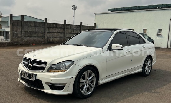 Acheter Import Voiture Mercedes‒Benz C–Class Blanc à Buea, Southwest Cameroon Acheter Import Voiture Mercedes‒Benz C–Class Blanc à Buea, Southwest Cameroon