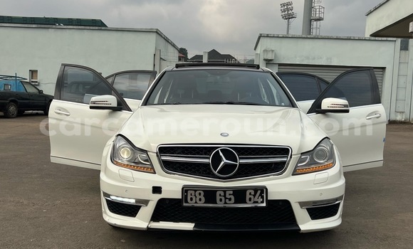 Acheter Import Voiture Mercedes‒Benz C–Class Blanc à Buea, Southwest Cameroon Acheter Import Voiture Mercedes‒Benz C–Class Blanc à Buea, Southwest Cameroon