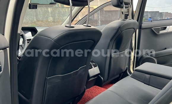 Acheter Import Voiture Mercedes‒Benz C–Class Blanc à Buea, Southwest Cameroon Acheter Import Voiture Mercedes‒Benz C–Class Blanc à Buea, Southwest Cameroon