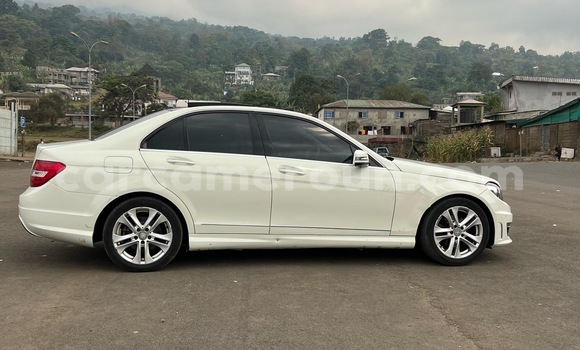 Acheter Import Voiture Mercedes‒Benz C–Class Blanc à Buea, Southwest Cameroon Acheter Import Voiture Mercedes‒Benz C–Class Blanc à Buea, Southwest Cameroon
