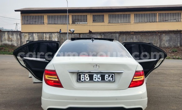 Acheter Import Voiture Mercedes‒Benz C–Class Blanc à Buea, Southwest Cameroon Acheter Import Voiture Mercedes‒Benz C–Class Blanc à Buea, Southwest Cameroon