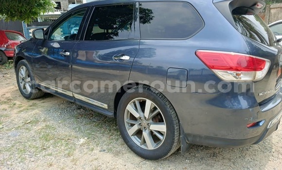 Buy Used Nissan Pathfinder Blue Car in Douala in Littoral Cameroon Buy Used Nissan Pathfinder Blue Car in Douala in Littoral Cameroon