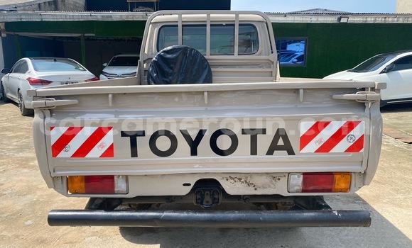 Sayi Imported Toyota Land Cruiser Sauran Mota in Douala a Ƙasar Kamaru Sayi Imported Toyota Land Cruiser Sauran Mota in Douala a Ƙasar Kamaru