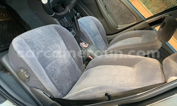 Acheter Occasion Voiture Toyota Avensis Blanc à Yaoundé, Central Cameroon Acheter Occasion Voiture Toyota Avensis Blanc à Yaoundé, Central Cameroon