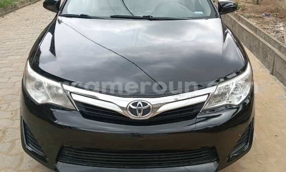 Sayi Imported Toyota Camry Black Mota in Douala a Ƙasar Kamaru Sayi Imported Toyota Camry Black Mota in Douala a Ƙasar Kamaru