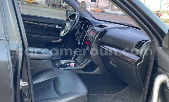 Sayi Na hannu Kia Sorento Brown Mota in Yaounde a Babban Kamaru Sayi Na hannu Kia Sorento Brown Mota in Yaounde a Babban Kamaru