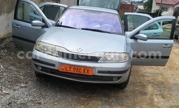 Sayi Na hannu Renault Laguna Azurfa Mota in Douala a Ƙasar Kamaru