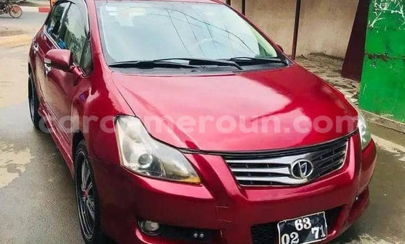 Sayi Na hannu Toyota Blade Red Mota in Douala a Ƙasar Kamaru
