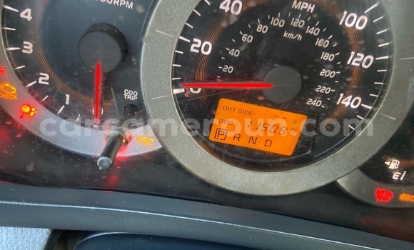 Sayi Na hannu Toyota RAV4 Azurfa Mota in Douala a Ƙasar Kamaru Sayi Na hannu Toyota RAV4 Azurfa Mota in Douala a Ƙasar Kamaru