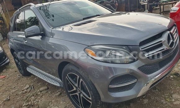 Sayi Sabo Mercedes‒Benz GLE Sauran Mota in Douala a Ƙasar Kamaru
