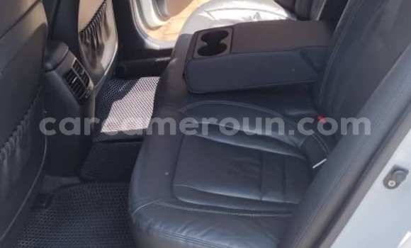 Sayi Sabo Kia K5 White Mota in Douala a Ƙasar Kamaru Sayi Sabo Kia K5 White Mota in Douala a Ƙasar Kamaru