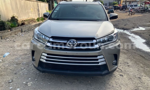 Acheter Import Voiture Toyota Highlander Gris à Douala, Littoral Cameroon