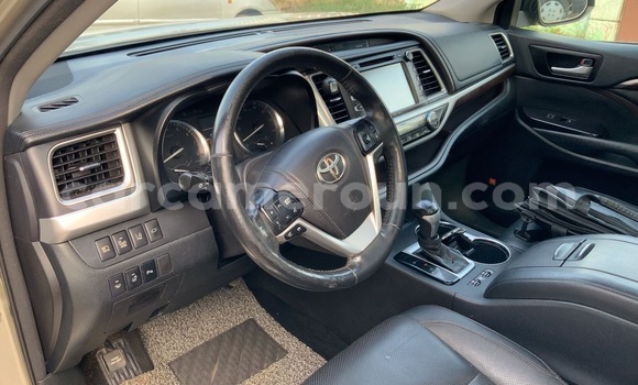 Buy Import Toyota Highlander Silver Car in Douala in Littoral Cameroon Buy Import Toyota Highlander Silver Car in Douala in Littoral Cameroon