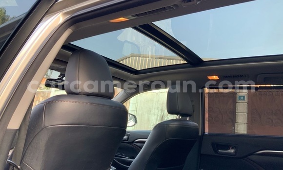 Buy Import Toyota Highlander Silver Car in Douala in Littoral Cameroon Buy Import Toyota Highlander Silver Car in Douala in Littoral Cameroon