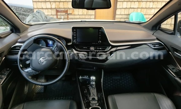 Sayi Sabo Toyota C-HR Sauran Mota in Douala a Ƙasar Kamaru