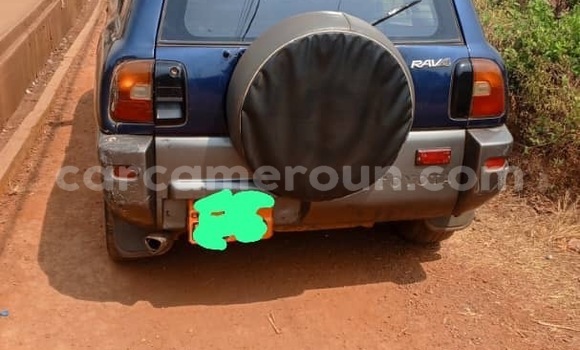 Acheter Occasion Voiture Toyota RAV4 Bleu à Douala, Littoral Cameroon Acheter Occasion Voiture Toyota RAV4 Bleu à Douala, Littoral Cameroon