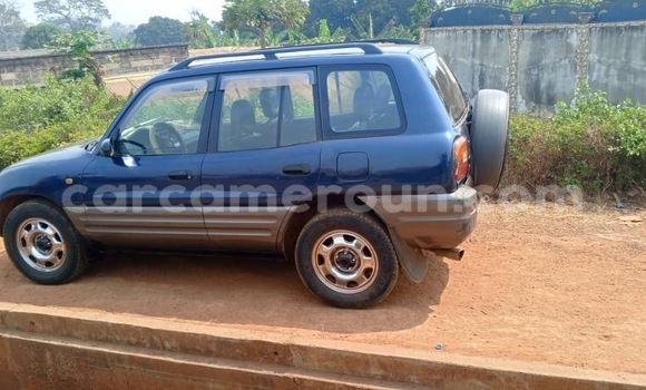 Acheter Occasion Voiture Toyota RAV4 Bleu à Douala, Littoral Cameroon Acheter Occasion Voiture Toyota RAV4 Bleu à Douala, Littoral Cameroon