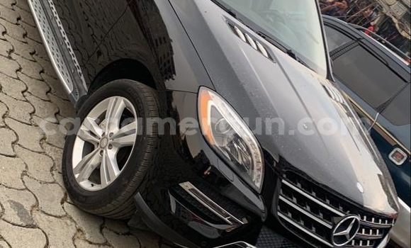 Sayi Imported Mercedes‒Benz ML–Class Black Mota in Douala a Ƙasar Kamaru