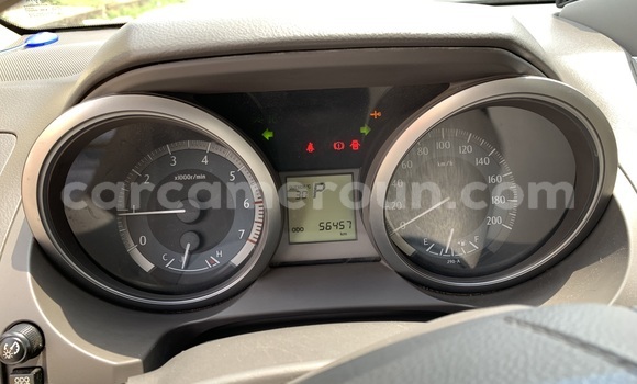 Sayi Na hannu Toyota Land Cruiser Prado White Mota in Douala a Ƙasar Kamaru Sayi Na hannu Toyota Land Cruiser Prado White Mota in Douala a Ƙasar Kamaru