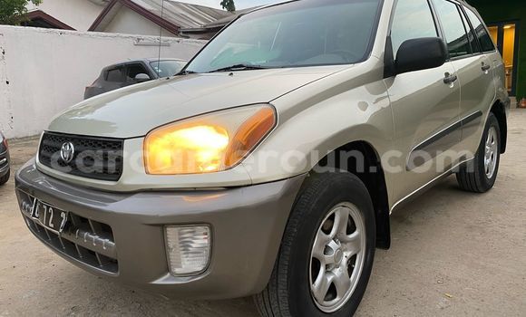 Sayi Imported Toyota RAV4 M Mota in Douala a Ƙasar Kamaru Sayi Imported Toyota RAV4 M Mota in Douala a Ƙasar Kamaru