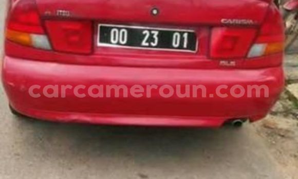 Sayi Na hannu Mitsubishi Carisma Red Mota in Douala a Ƙasar Kamaru