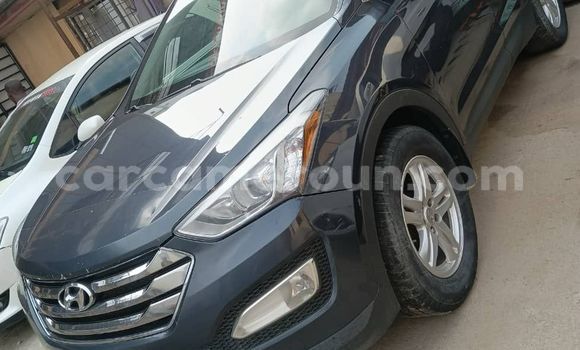 Sayi Imported Hyundai Santa Fe Black Mota in Douala a Ƙasar Kamaru Sayi Imported Hyundai Santa Fe Black Mota in Douala a Ƙasar Kamaru