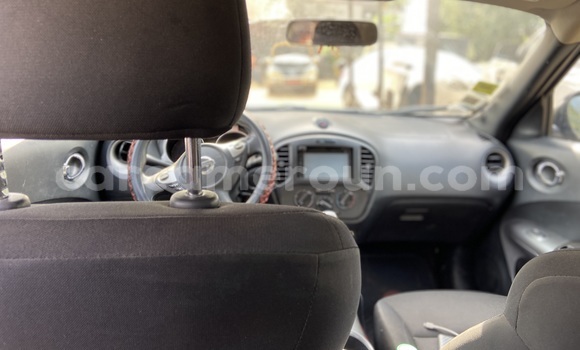 Sayi Na hannu Nissan Juke Azurfa Mota in Douala a Ƙasar Kamaru Sayi Na hannu Nissan Juke Azurfa Mota in Douala a Ƙasar Kamaru