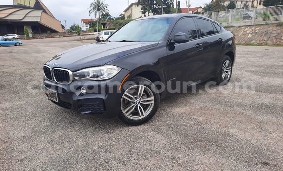 Sayi Sabo BMW X6 Blue Mota in Douala a Ƙasar Kamaru