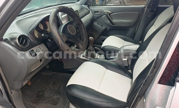 Acheter Occasion Voiture Toyota RAV4 Gris à Douala, Littoral Cameroon Acheter Occasion Voiture Toyota RAV4 Gris à Douala, Littoral Cameroon