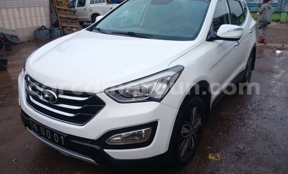 Buy Used Hyundai Santa Fe White Car in Douala in Littoral Cameroon Buy Used Hyundai Santa Fe White Car in Douala in Littoral Cameroon