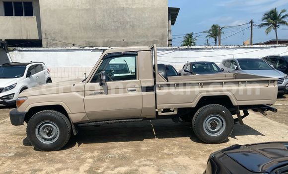 Acheter Import Voiture Toyota Land Cruiser Beige à Douala, Littoral Cameroon Acheter Import Voiture Toyota Land Cruiser Beige à Douala, Littoral Cameroon