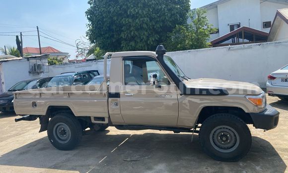 Acheter Import Voiture Toyota Land Cruiser Beige à Douala, Littoral Cameroon Acheter Import Voiture Toyota Land Cruiser Beige à Douala, Littoral Cameroon