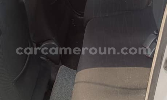 Acheter Occasion Voiture Toyota Yaris Gris à Douala, Littoral Cameroon Acheter Occasion Voiture Toyota Yaris Gris à Douala, Littoral Cameroon