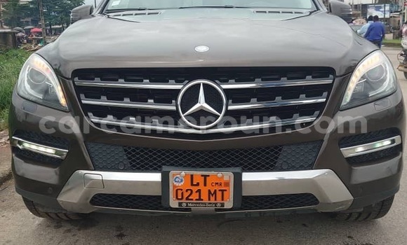 Sayi Na hannu Mercedes‒Benz ML–Class Sauran Mota in Douala a Ƙasar Kamaru