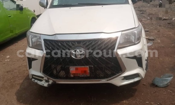 Acheter Occasion Voiture Toyota Hilux Blanc à Douala, Littoral Cameroon