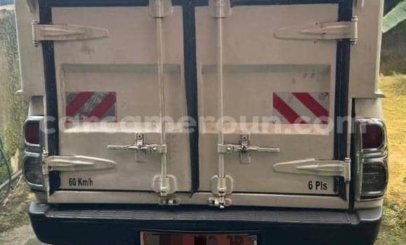 Acheter Occasion Voiture Toyota Hilux Blanc à Douala, Littoral Cameroon Acheter Occasion Voiture Toyota Hilux Blanc à Douala, Littoral Cameroon