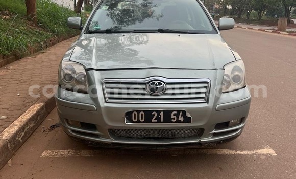 Sayi Na hannu Toyota Avensis Azurfa Mota in Yaounde a Babban Kamaru