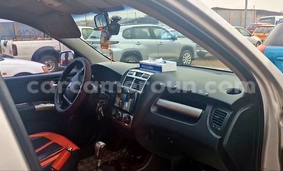 Buy Used Kia Sportage Silver Car in Yaounde in Central Cameroon Buy Used Kia Sportage Silver Car in Yaounde in Central Cameroon