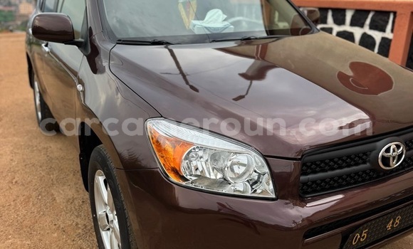 Sayi Na hannu Toyota RAV4 Brown Mota in Yaounde a Babban Kamaru Sayi Na hannu Toyota RAV4 Brown Mota in Yaounde a Babban Kamaru