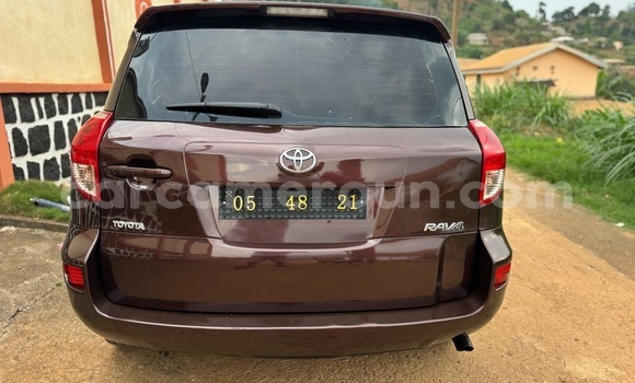 Sayi Na hannu Toyota RAV4 Brown Mota in Yaounde a Babban Kamaru Sayi Na hannu Toyota RAV4 Brown Mota in Yaounde a Babban Kamaru