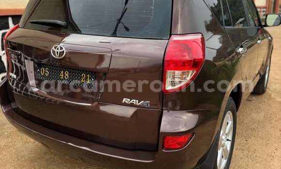 Sayi Na hannu Toyota RAV4 Brown Mota in Yaounde a Babban Kamaru Sayi Na hannu Toyota RAV4 Brown Mota in Yaounde a Babban Kamaru