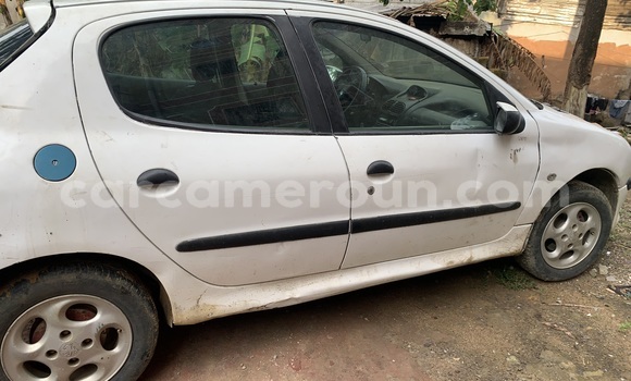 Acheter Occasion Voiture Peugeot 206 Blanc à Douala, Littoral Cameroon Acheter Occasion Voiture Peugeot 206 Blanc à Douala, Littoral Cameroon