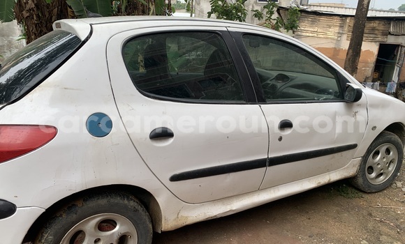 Acheter Occasion Voiture Peugeot 206 Blanc à Douala, Littoral Cameroon Acheter Occasion Voiture Peugeot 206 Blanc à Douala, Littoral Cameroon